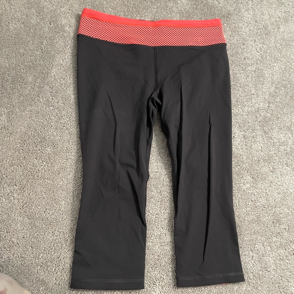 VSX crop leggings size small